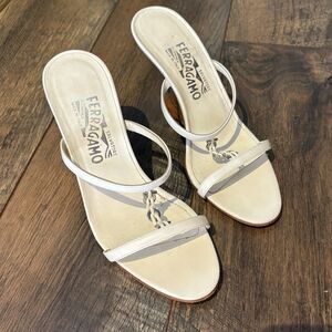 FERRAGAMO White Leather Ganchini Wedge Sandals Sz 6 MADE IN ITALY $350 Original